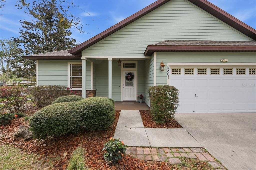 Под контрактом: $350,000 (3 спален, 2 ванн, 1724 Квадратных фут)