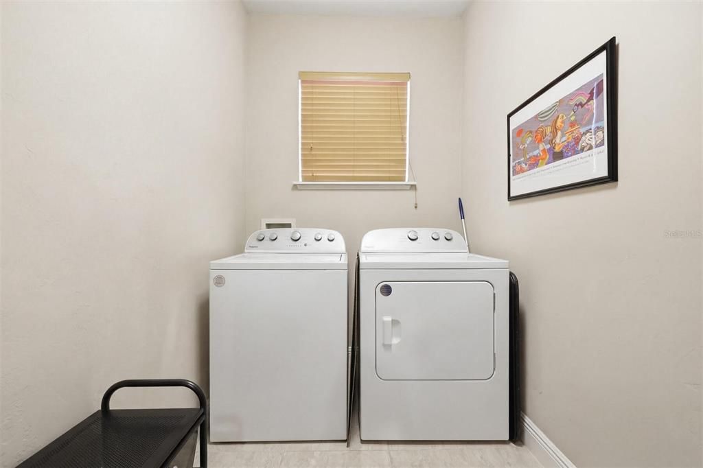 Под контрактом: $350,000 (3 спален, 2 ванн, 1724 Квадратных фут)