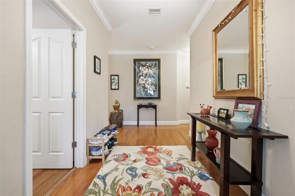 Под контрактом: $350,000 (3 спален, 2 ванн, 1724 Квадратных фут)