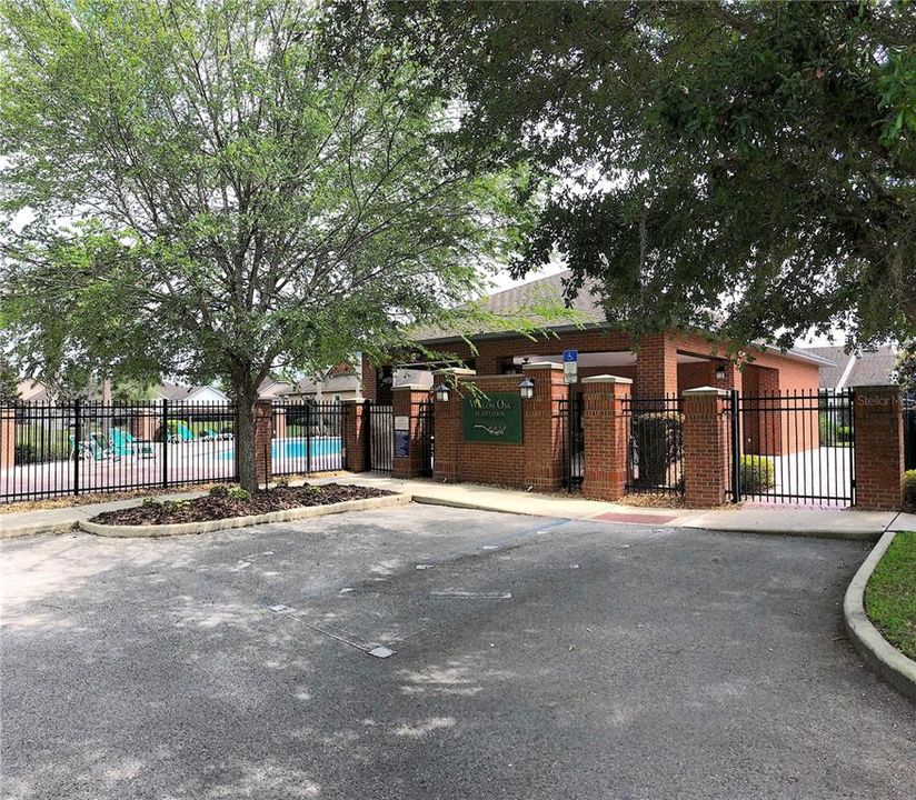 Под контрактом: $350,000 (3 спален, 2 ванн, 1724 Квадратных фут)