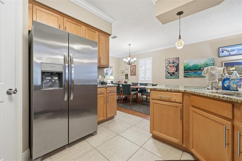 Под контрактом: $350,000 (3 спален, 2 ванн, 1724 Квадратных фут)