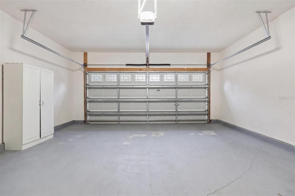 Под контрактом: $350,000 (3 спален, 2 ванн, 1724 Квадратных фут)