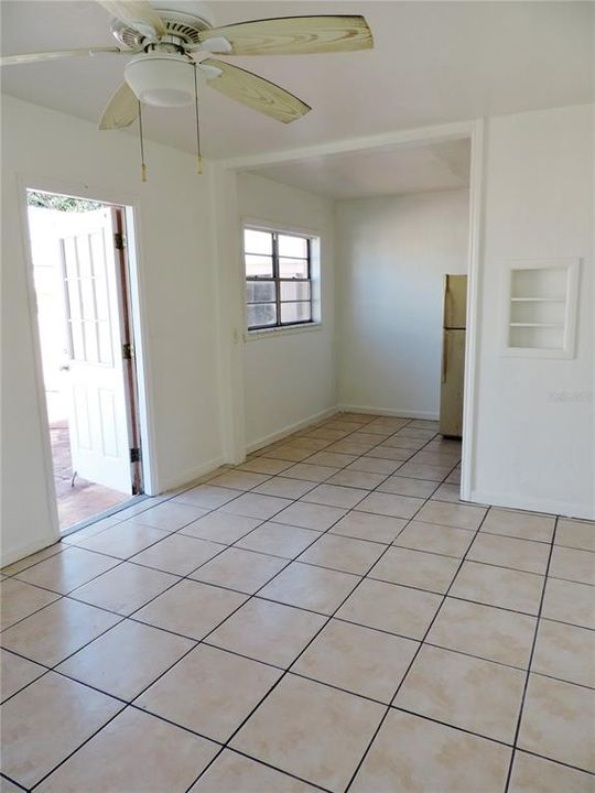 Active With Contract: $1,500 (1 beds, 1 baths, 528 Square Feet)