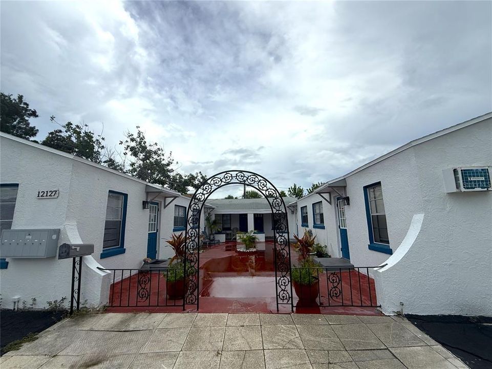 Active With Contract: $1,500 (1 beds, 1 baths, 528 Square Feet)