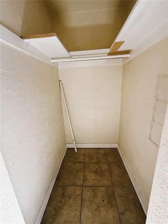 Active With Contract: $1,500 (1 beds, 1 baths, 528 Square Feet)