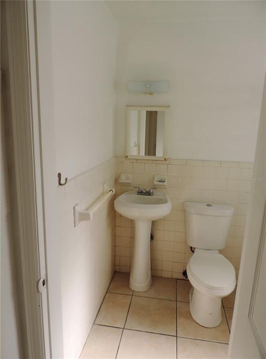 Active With Contract: $1,500 (1 beds, 1 baths, 528 Square Feet)