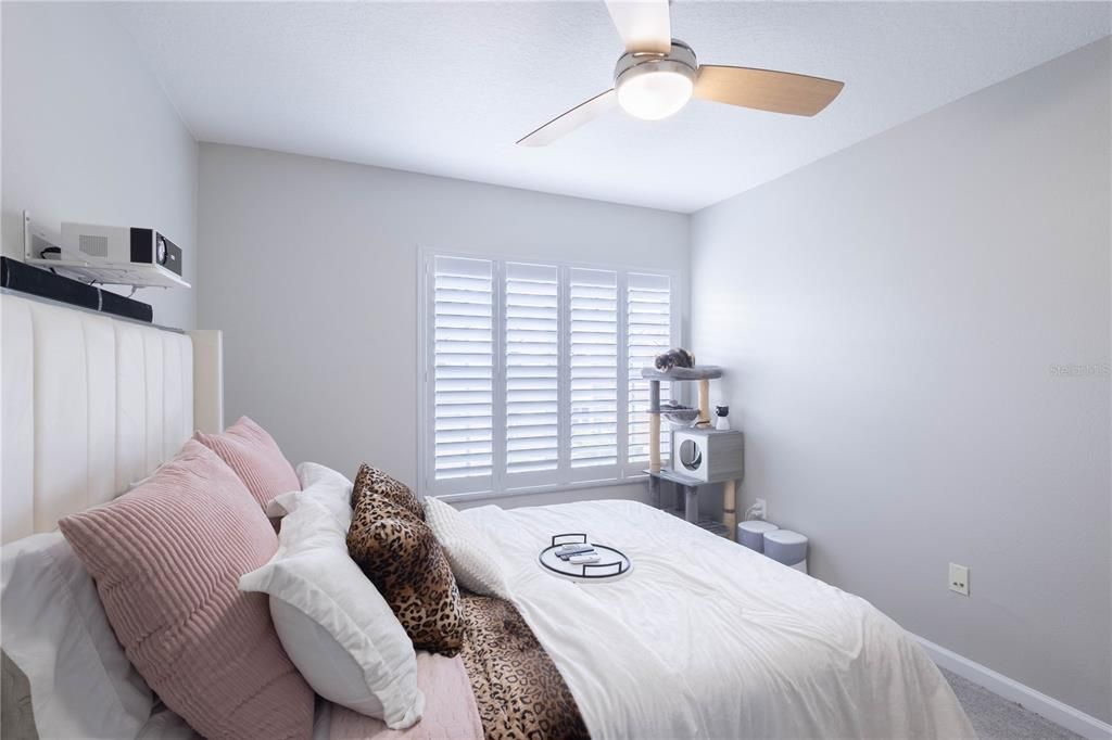 Activo con contrato: $2,390 (3 camas, 2 baños, 1666 Pies cuadrados)