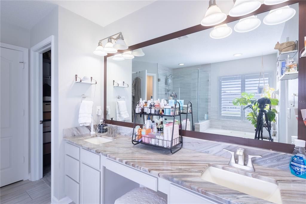 Activo con contrato: $2,390 (3 camas, 2 baños, 1666 Pies cuadrados)