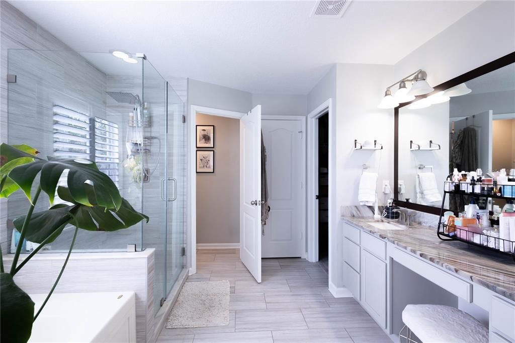 Activo con contrato: $2,390 (3 camas, 2 baños, 1666 Pies cuadrados)