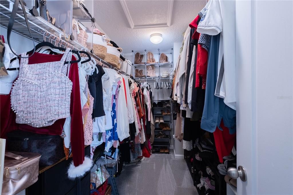 Activo con contrato: $2,390 (3 camas, 2 baños, 1666 Pies cuadrados)