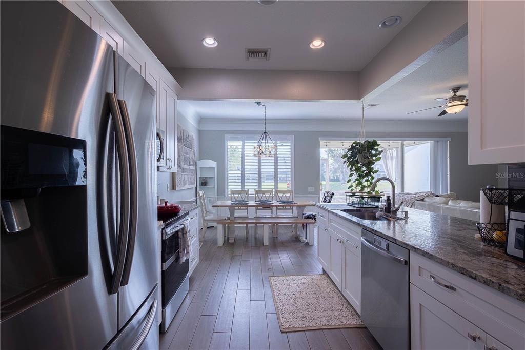 Activo con contrato: $2,390 (3 camas, 2 baños, 1666 Pies cuadrados)