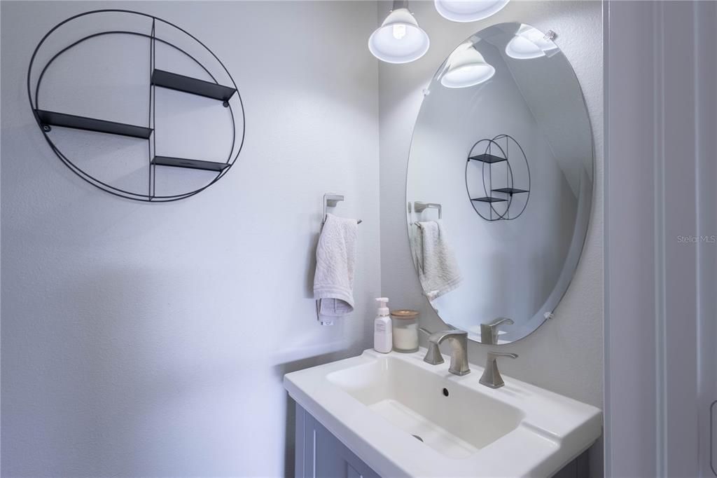 Activo con contrato: $2,390 (3 camas, 2 baños, 1666 Pies cuadrados)