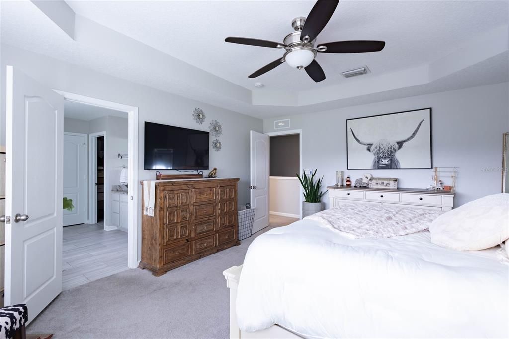 Activo con contrato: $2,390 (3 camas, 2 baños, 1666 Pies cuadrados)