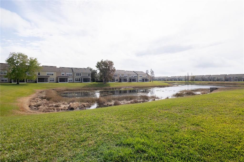 Activo con contrato: $2,390 (3 camas, 2 baños, 1666 Pies cuadrados)