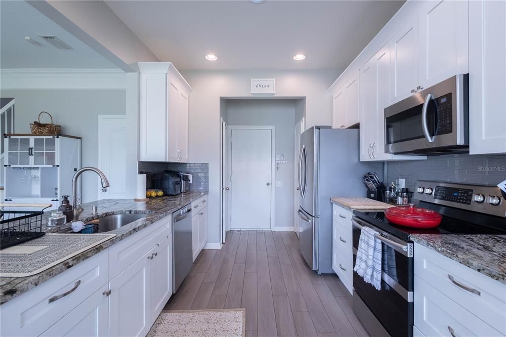 Activo con contrato: $2,390 (3 camas, 2 baños, 1666 Pies cuadrados)