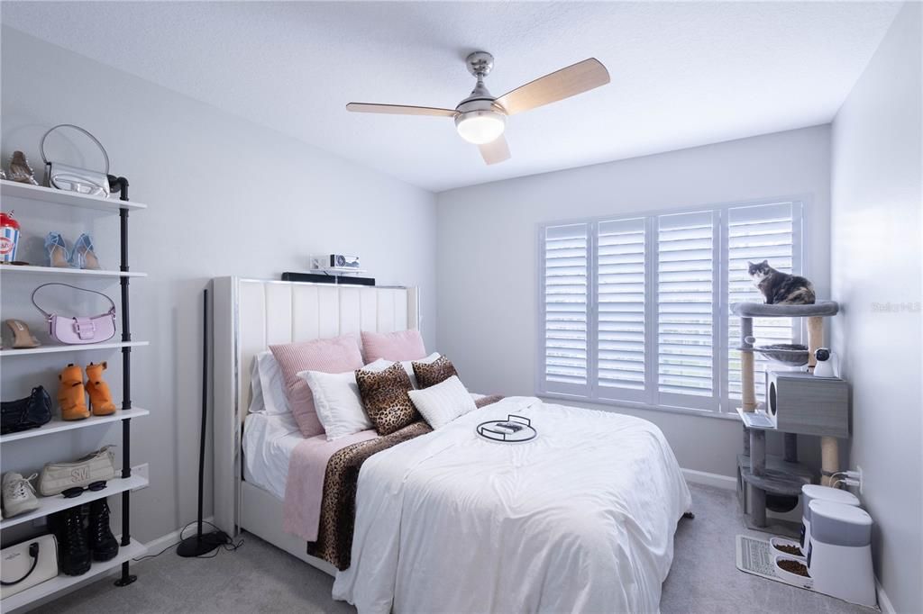 Activo con contrato: $2,390 (3 camas, 2 baños, 1666 Pies cuadrados)