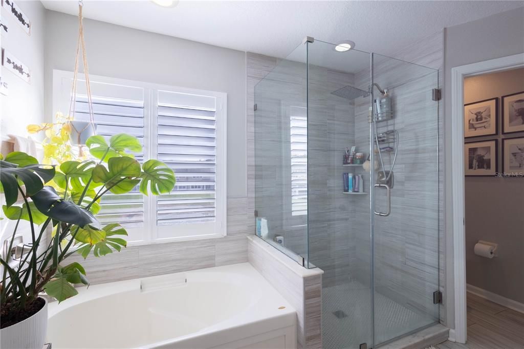 Activo con contrato: $2,390 (3 camas, 2 baños, 1666 Pies cuadrados)