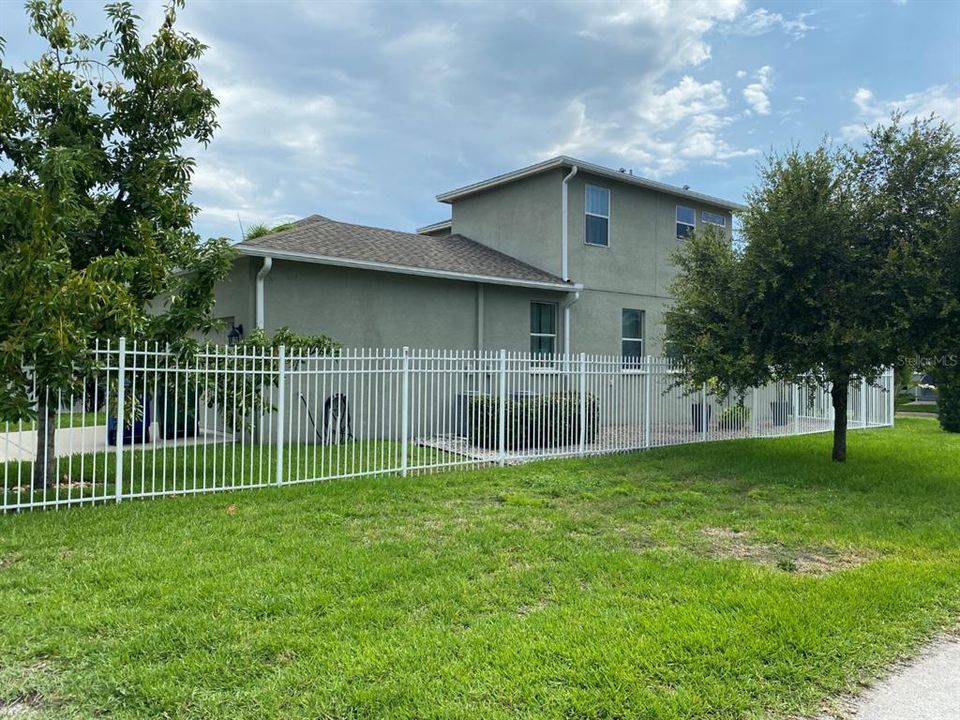 Active With Contract: $4,995 (4 beds, 2 baths, 1846 Square Feet)