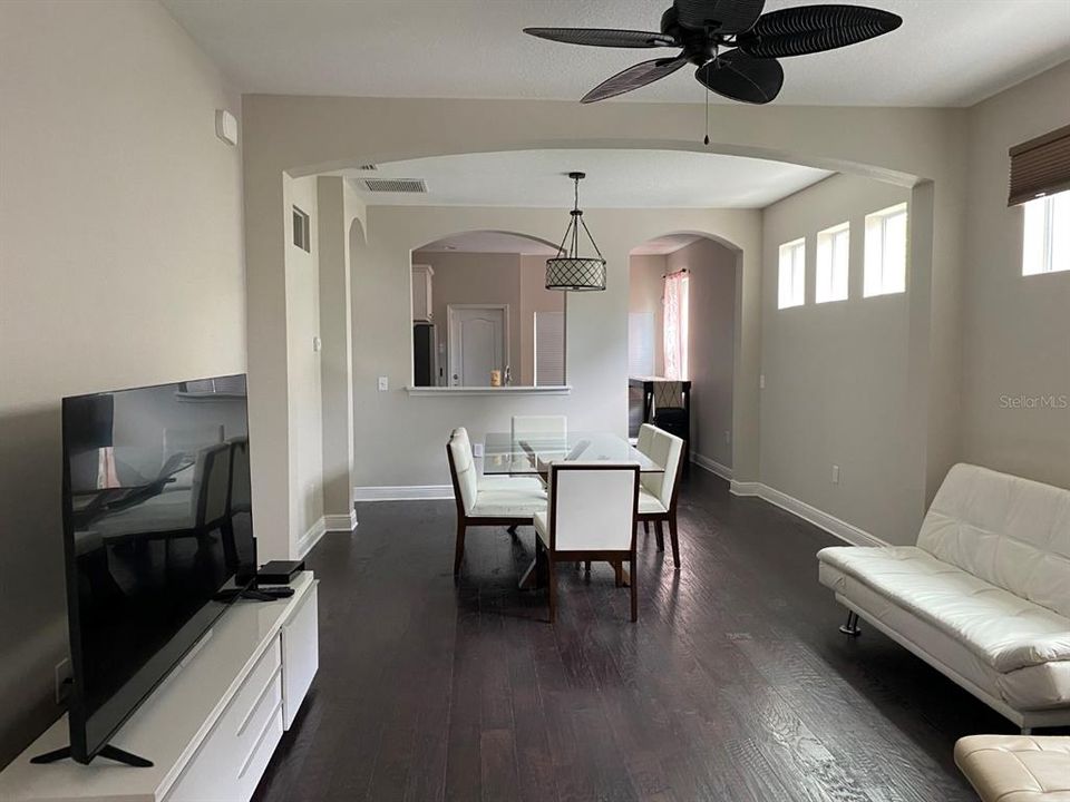 Active With Contract: $4,995 (4 beds, 2 baths, 1846 Square Feet)