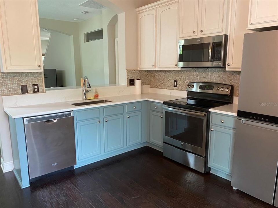 Active With Contract: $4,995 (4 beds, 2 baths, 1846 Square Feet)