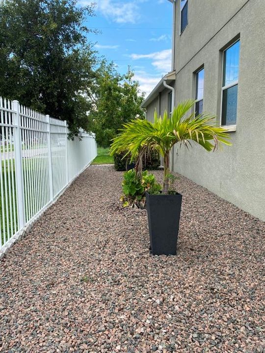 Active With Contract: $4,995 (4 beds, 2 baths, 1846 Square Feet)