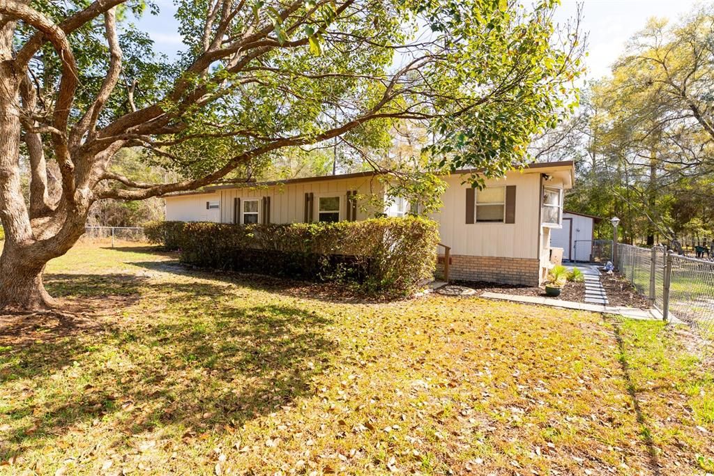 На продажу: $130,000 (2 спален, 1 ванн, 720 Квадратных фут)