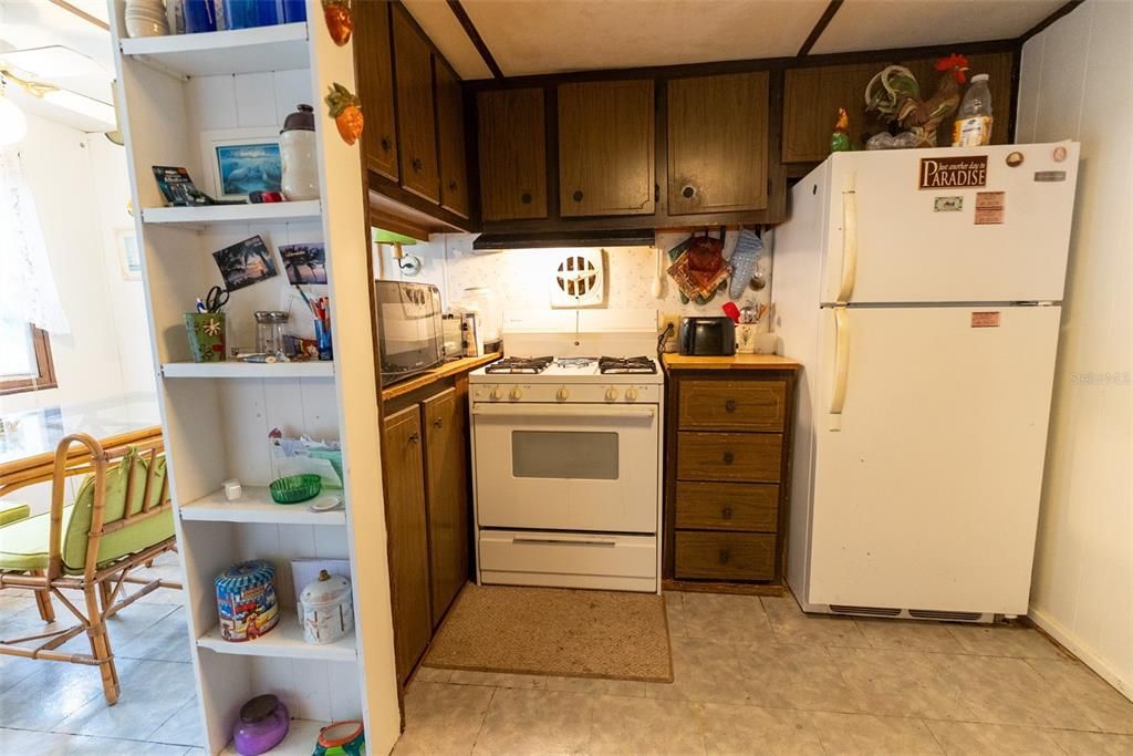 На продажу: $130,000 (2 спален, 1 ванн, 720 Квадратных фут)