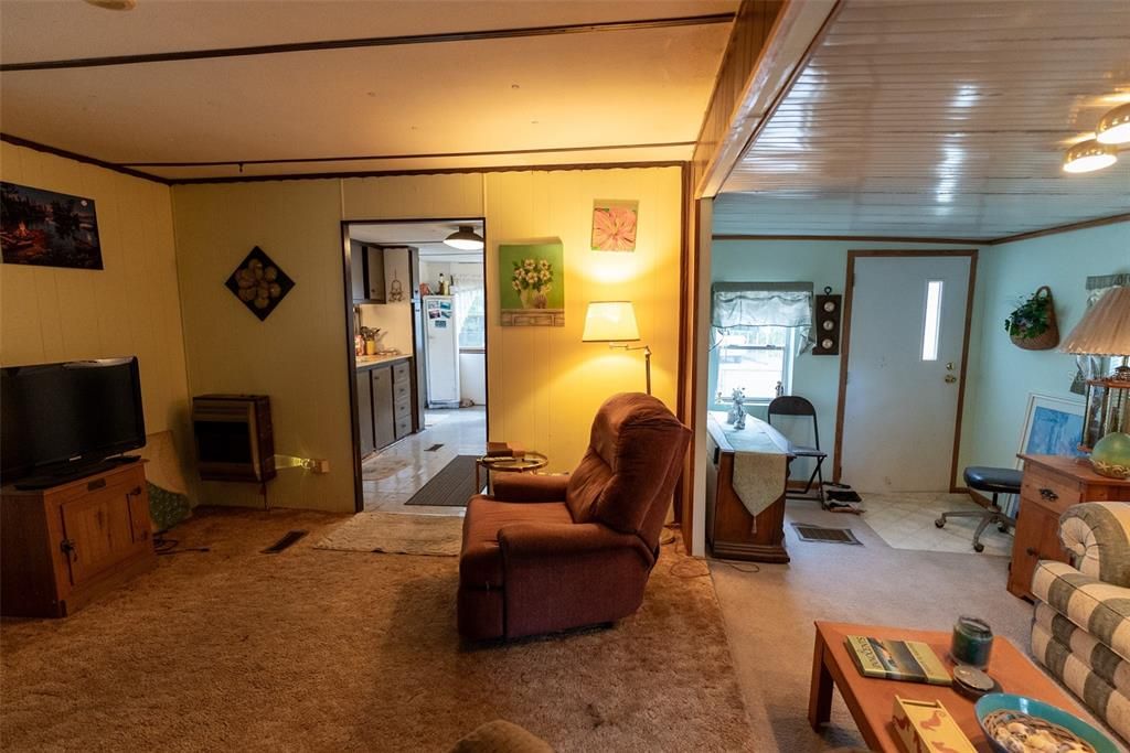 На продажу: $130,000 (2 спален, 1 ванн, 720 Квадратных фут)
