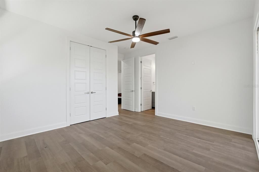 For Sale: $550,000 (6 beds, 0 baths, 2717 Square Feet)