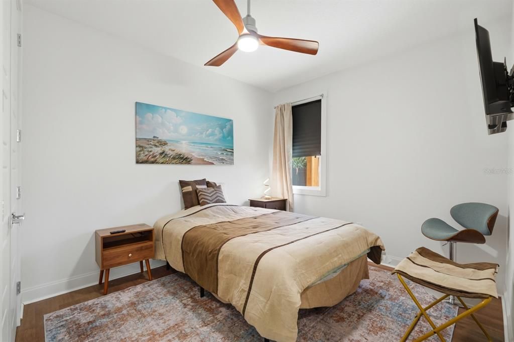 For Sale: $550,000 (6 beds, 0 baths, 2717 Square Feet)