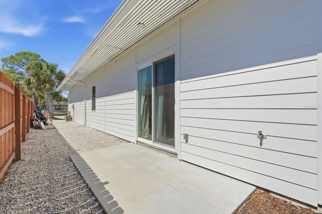 For Sale: $550,000 (6 beds, 0 baths, 2717 Square Feet)