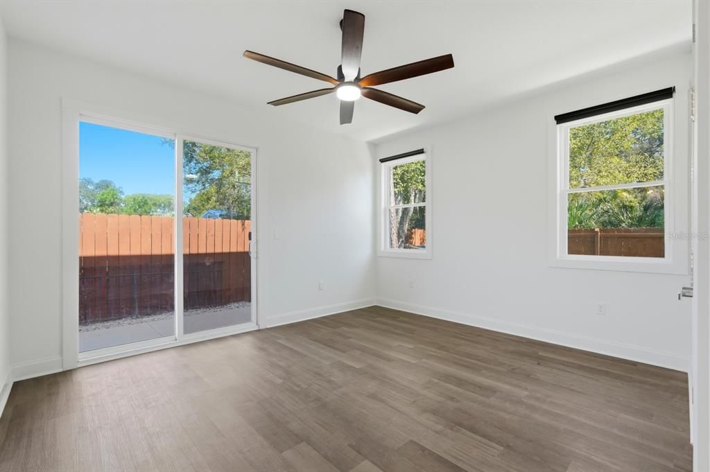 For Sale: $550,000 (6 beds, 0 baths, 2717 Square Feet)