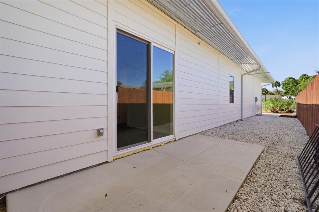 For Sale: $550,000 (6 beds, 0 baths, 2717 Square Feet)