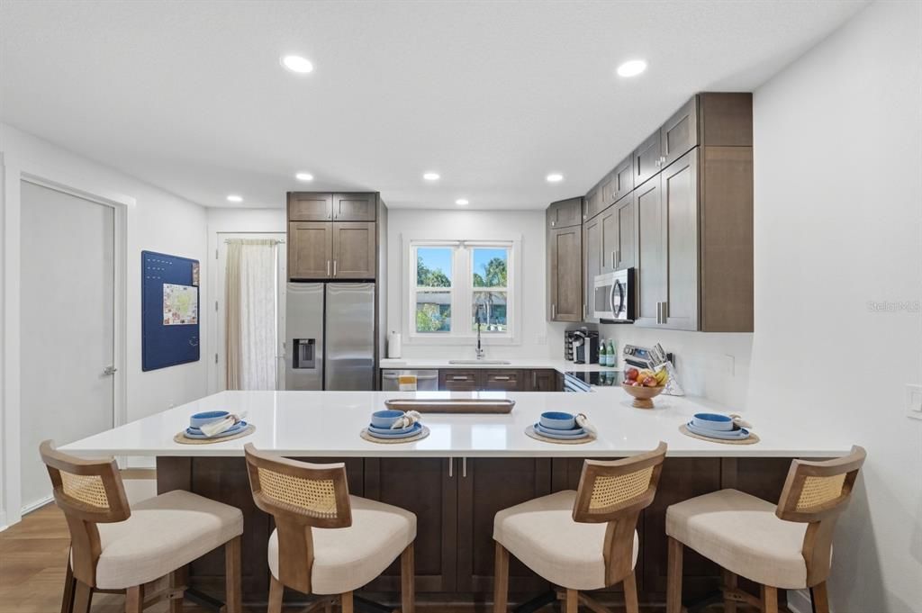 For Sale: $550,000 (6 beds, 0 baths, 2717 Square Feet)