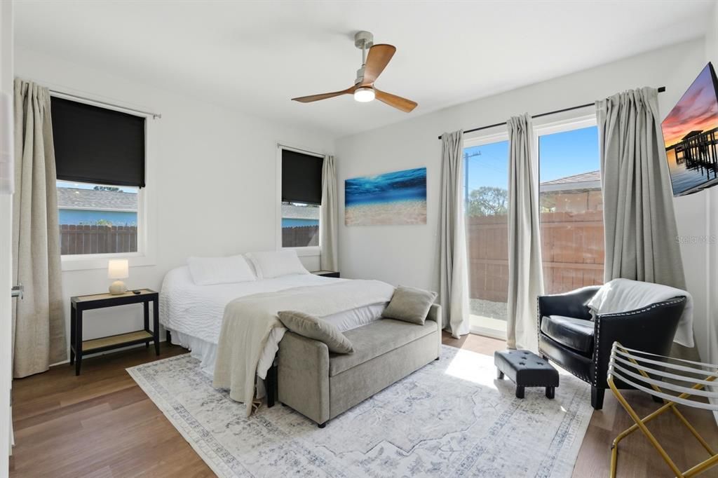 For Sale: $550,000 (6 beds, 0 baths, 2717 Square Feet)