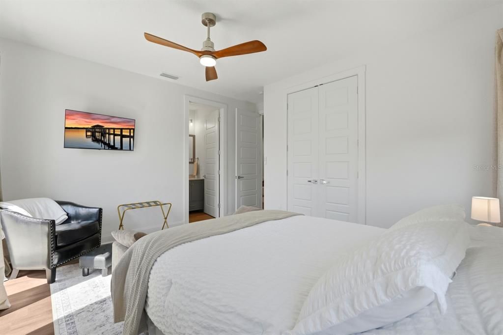 For Sale: $550,000 (6 beds, 0 baths, 2717 Square Feet)