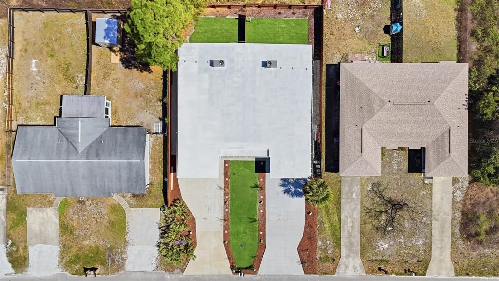 For Sale: $550,000 (6 beds, 0 baths, 2717 Square Feet)