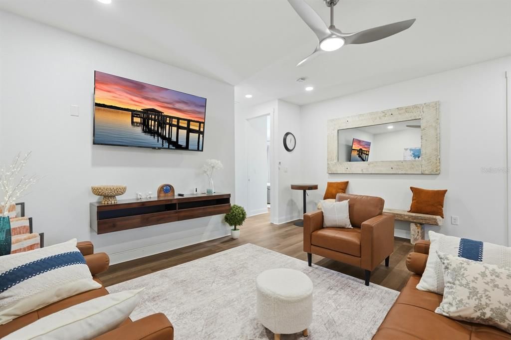 For Sale: $550,000 (6 beds, 0 baths, 2717 Square Feet)