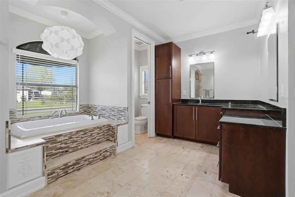 En Venta: $1,075,000 (3 camas, 2 baños, 1798 Pies cuadrados)