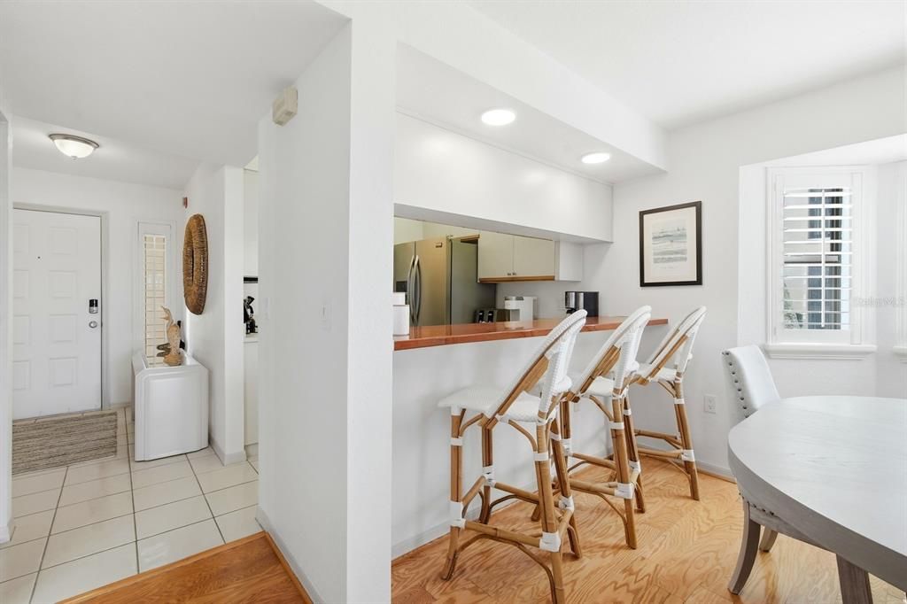 Activo con contrato: $410,000 (2 camas, 2 baños, 1068 Pies cuadrados)