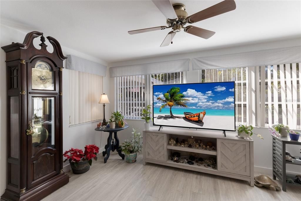 Active With Contract: $999,999 (4 beds, 3 baths, 1982 Square Feet)