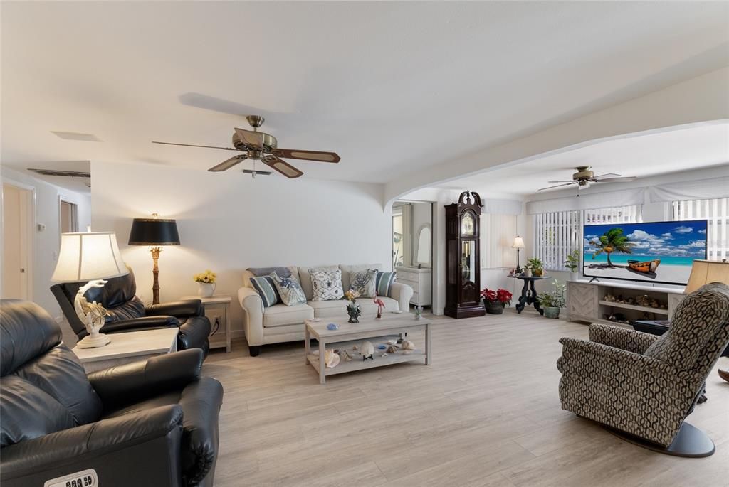 Active With Contract: $999,999 (4 beds, 3 baths, 1982 Square Feet)