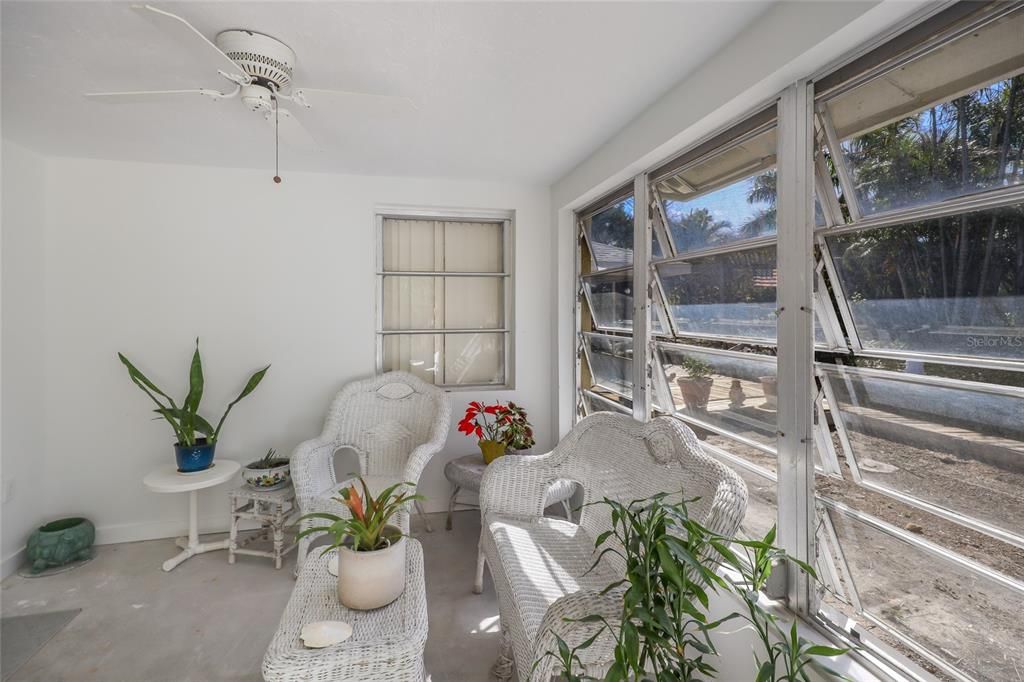 Active With Contract: $999,999 (4 beds, 3 baths, 1982 Square Feet)