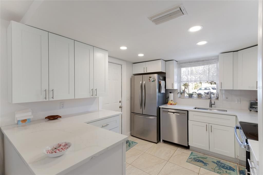 Active With Contract: $999,999 (4 beds, 3 baths, 1982 Square Feet)