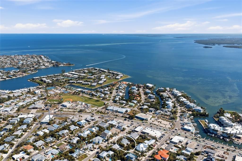 Active With Contract: $999,999 (4 beds, 3 baths, 1982 Square Feet)
