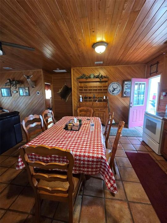 For Sale: $2,650,000 (3 beds, 2 baths, 1200 Square Feet)