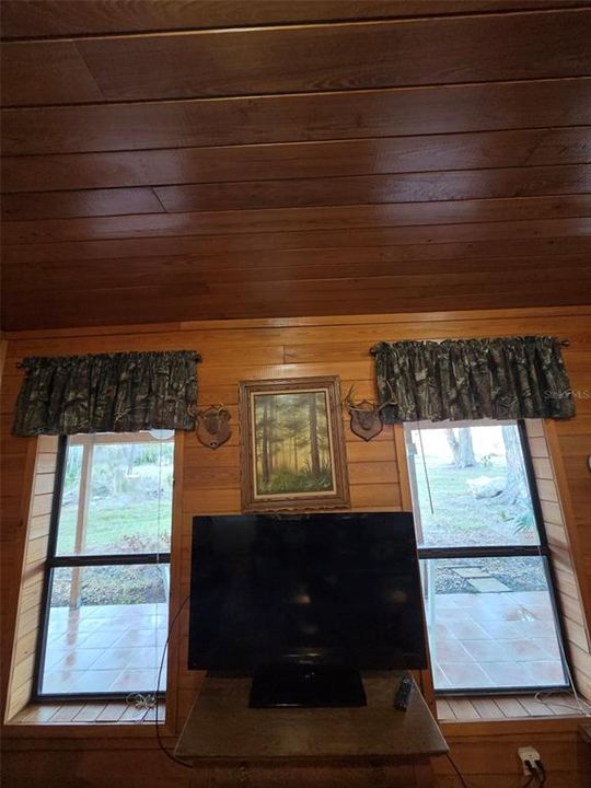 For Sale: $2,650,000 (3 beds, 2 baths, 1200 Square Feet)