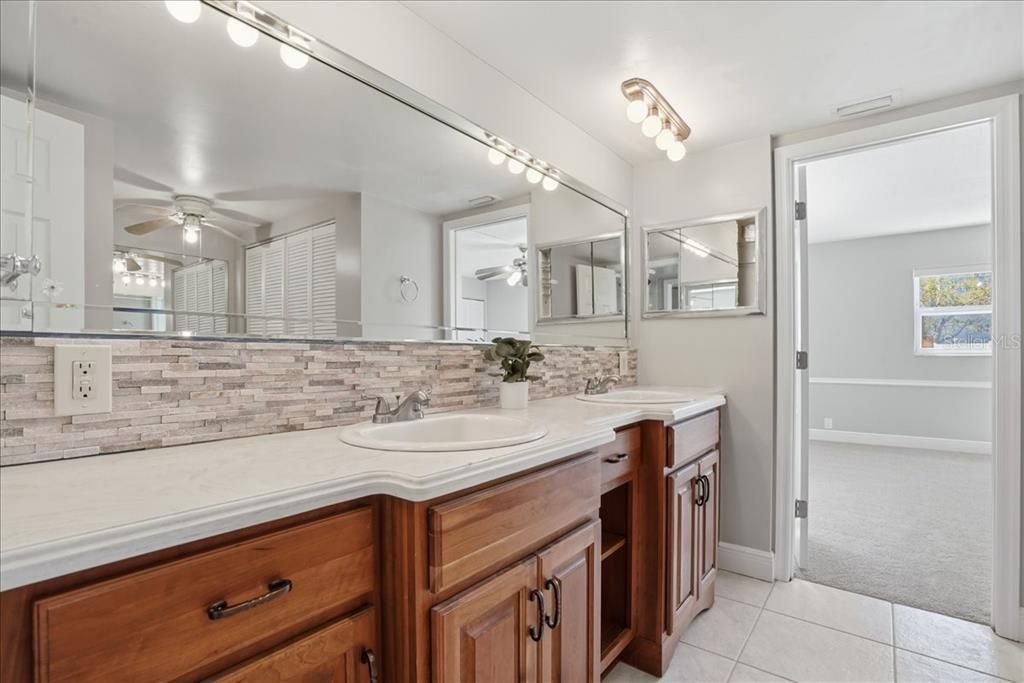 Active With Contract: $325,000 (3 beds, 2 baths, 2210 Square Feet)