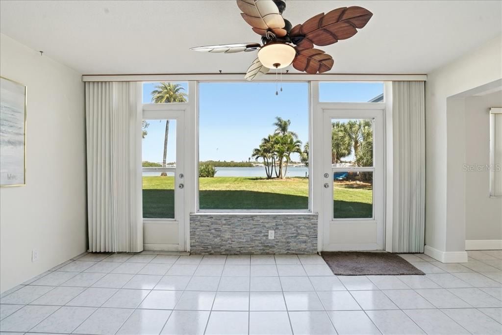 Active With Contract: $325,000 (3 beds, 2 baths, 2210 Square Feet)