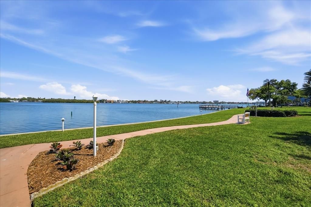 Active With Contract: $325,000 (3 beds, 2 baths, 2210 Square Feet)